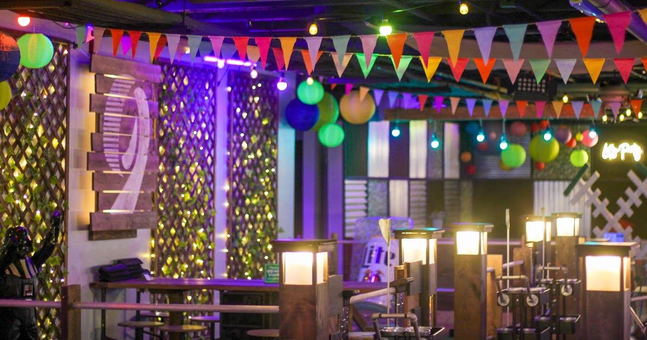 Nine Below | Build-Your-Own Mini Golf Bar - A Bars & Recreation Experience