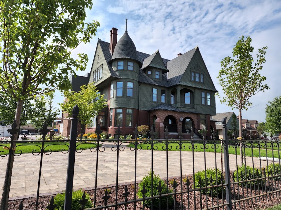 Rahr West Art Museum