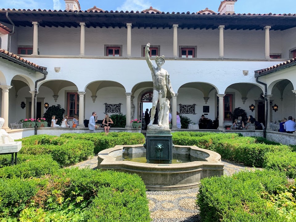Villa Terrace Museum & Gardens