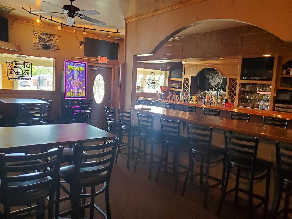 B-Lazy Bar & Grill