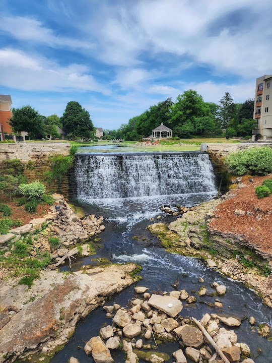 Mill Pond Plaza