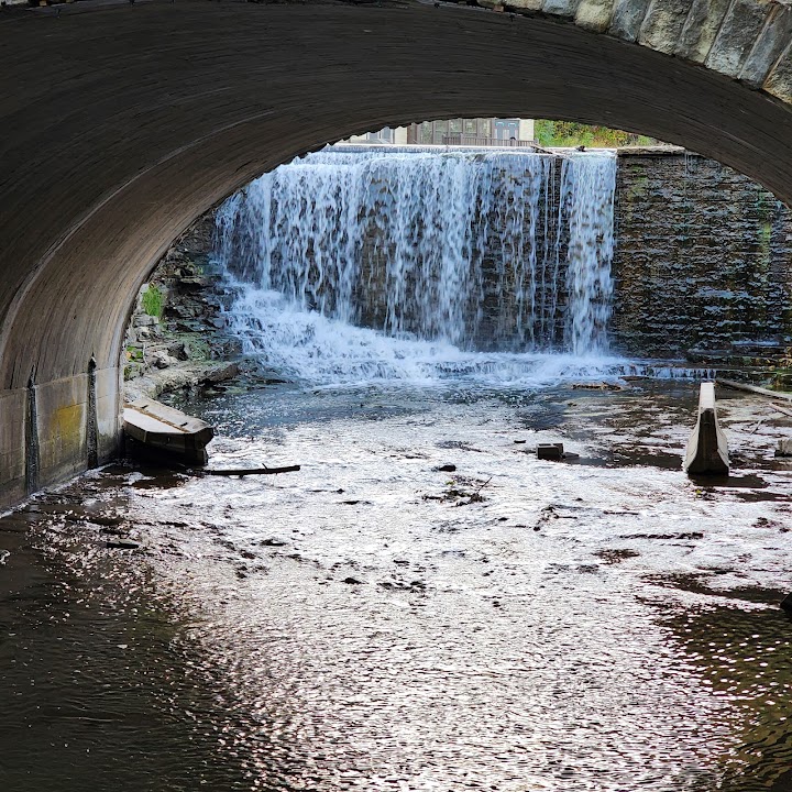 Oak Creek Parkway