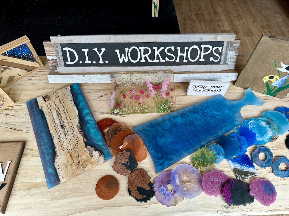 Fisk Avenue DIY Studio & Wine Bar