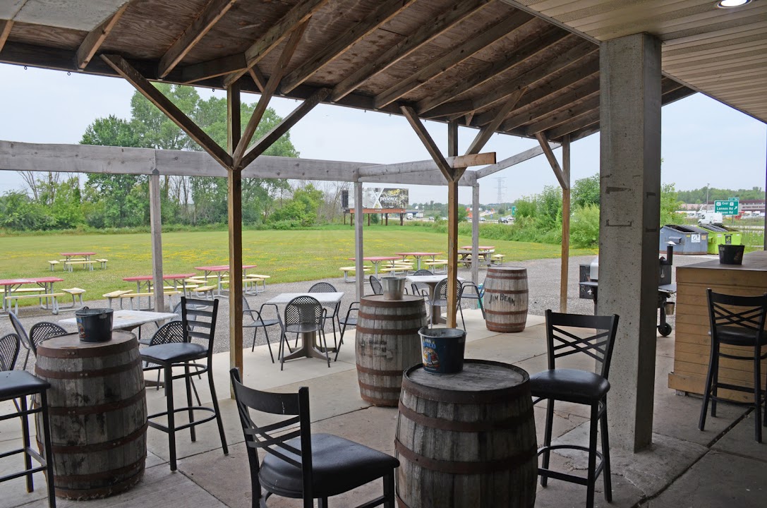 Buzdums Pub & Grill